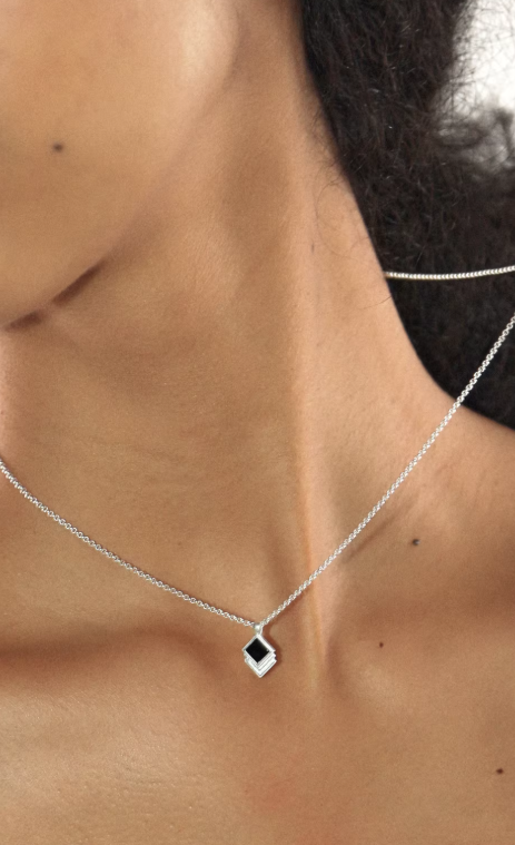 Refined Diamond Essence Pendant Necklace