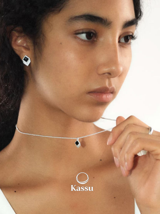 Refined Diamond Essence Pendant Necklace