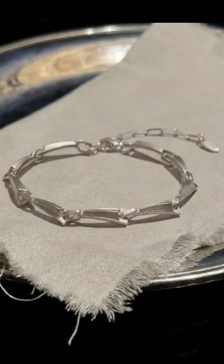 Vintage Edge Geometric Silver Bracelet