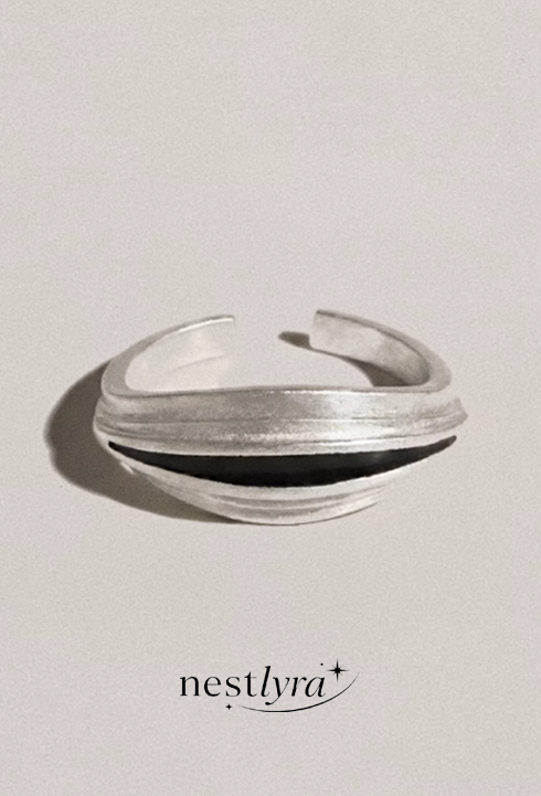 Avant-Garde Stripe Diamond Open Ring
