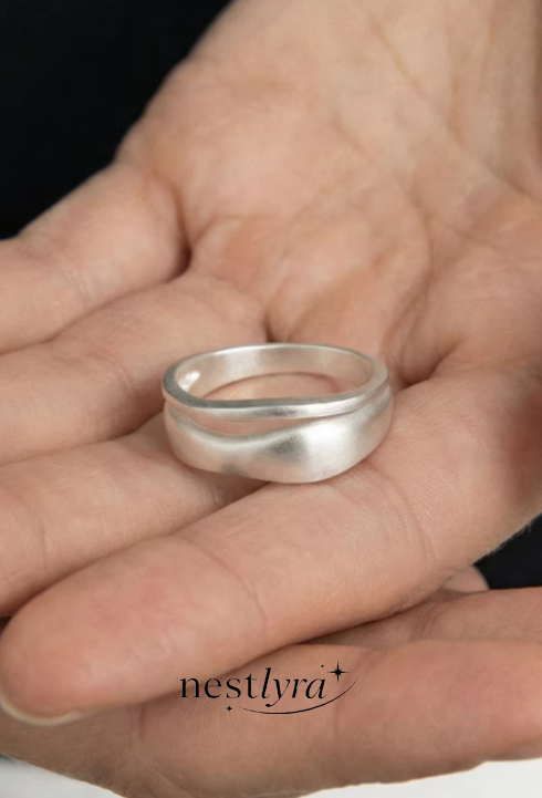 Layered Minimal Dual Band Ring