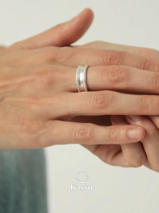 Vintage Court Plain Band Ring