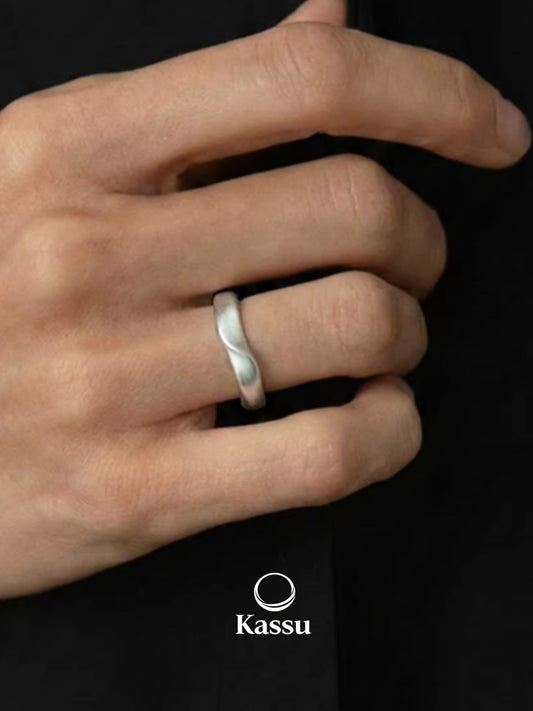 Mobius Twist Vintage Ring