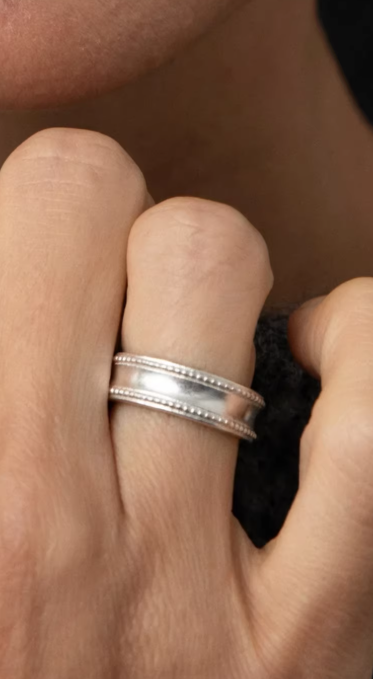 Vintage Court Plain Band Ring